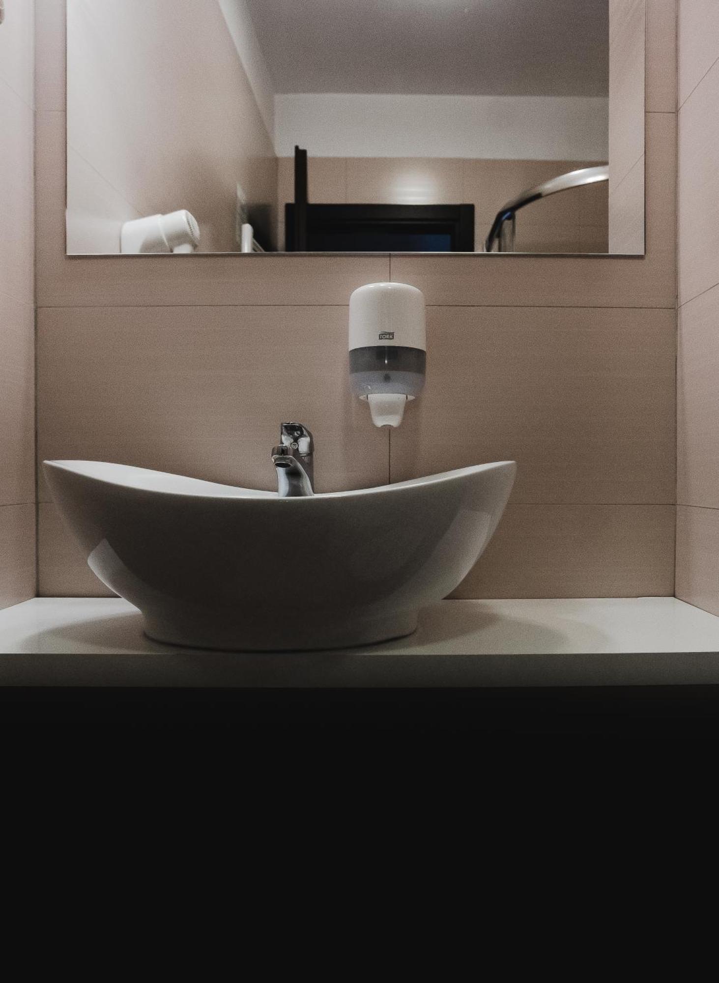 Caro Boutique Hotel Oradea Εξωτερικό φωτογραφία